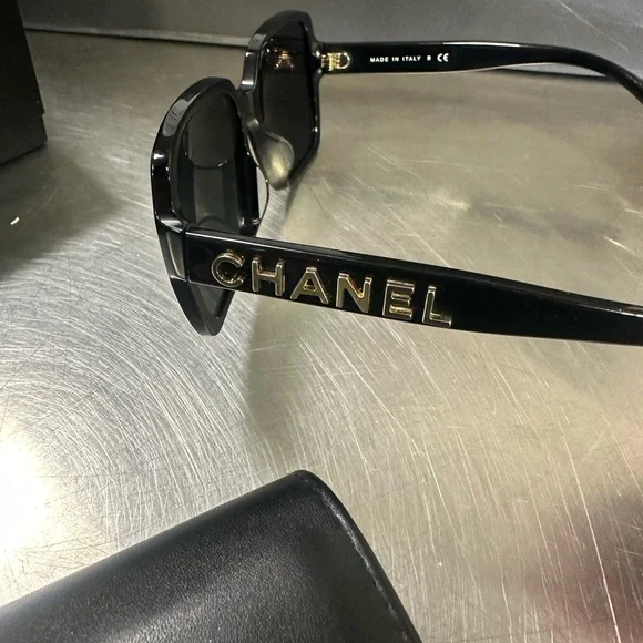 COPY - Authentic Chanel sunglasses - Picture 6 of 11